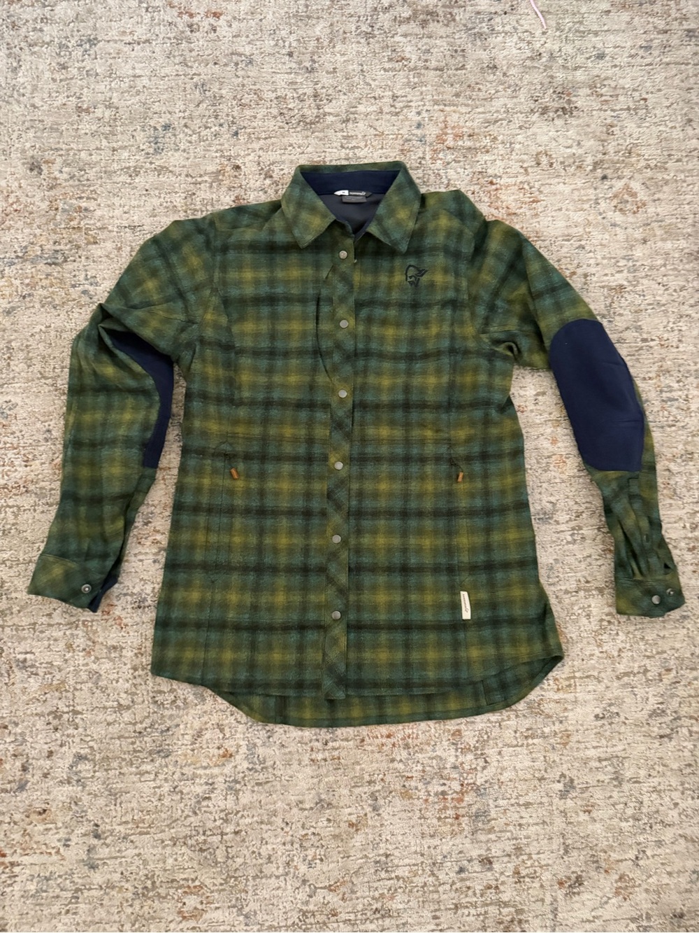 Women’s Tamok Wool long sleeve pearl snap button down